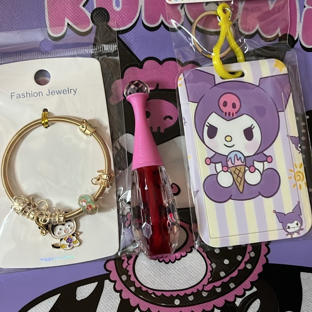 Kuromi Gift Bag Set NWT - Picture 2 of 3
